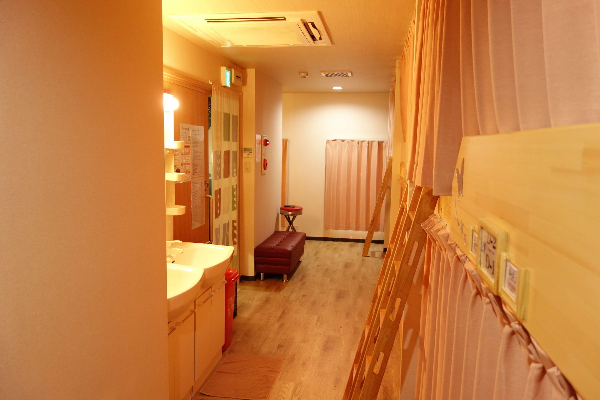 Kens House Hotell Ōsaka Eksteriør bilde